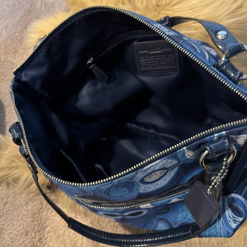 Authentic COACH Signature Logo Tote - Picture 4 of 8
